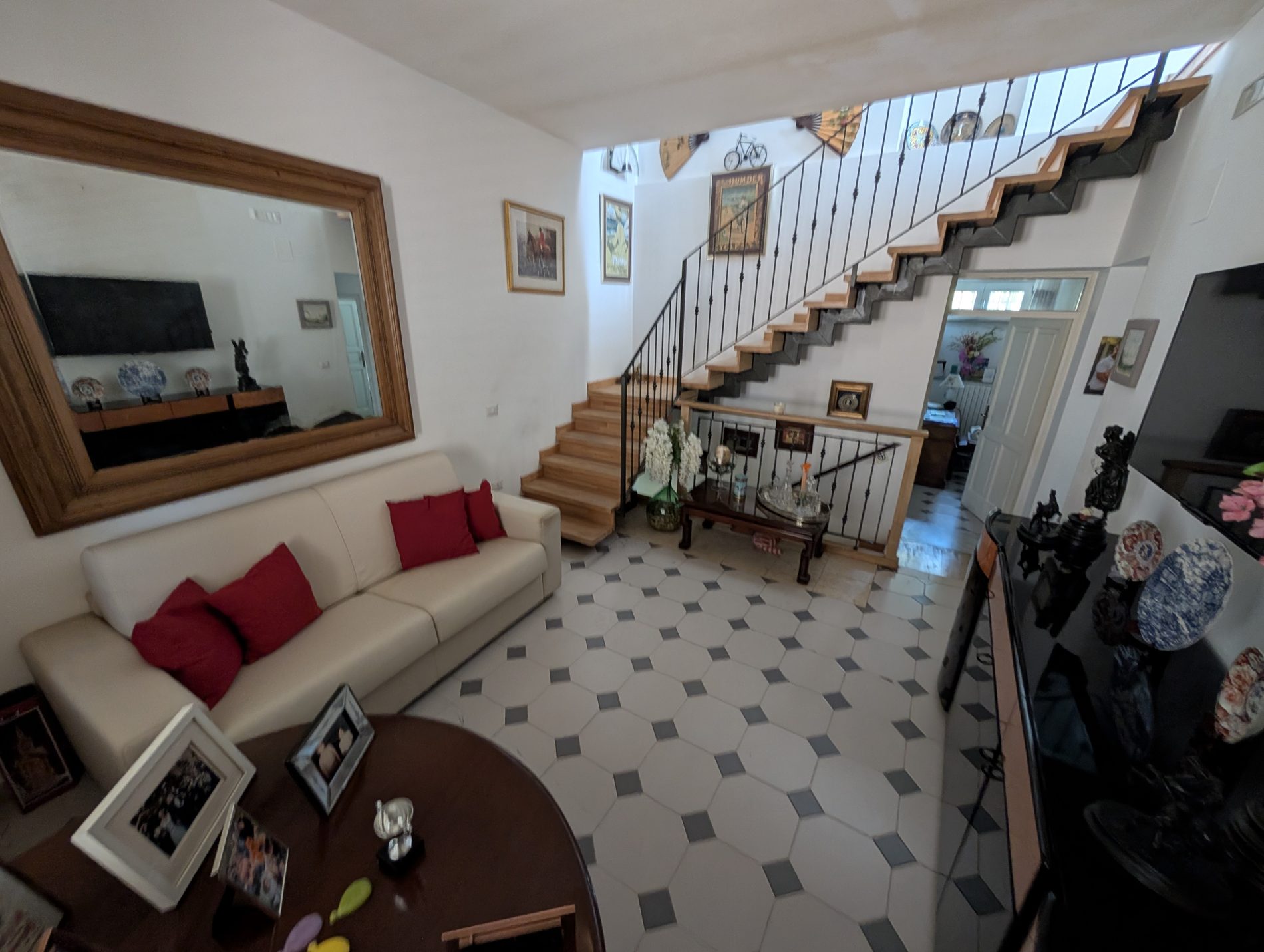 Second reception room, second view